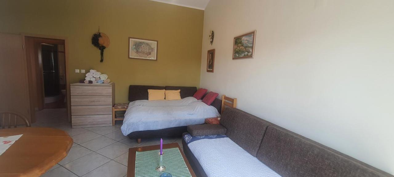 Apartments Ivanka G Малинска Экстерьер фото